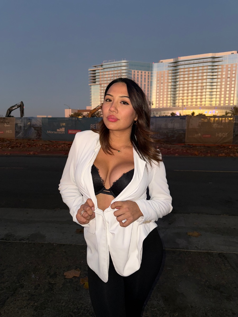 Take a pause and enjoy Ali Cruz — streaming from Tunliao