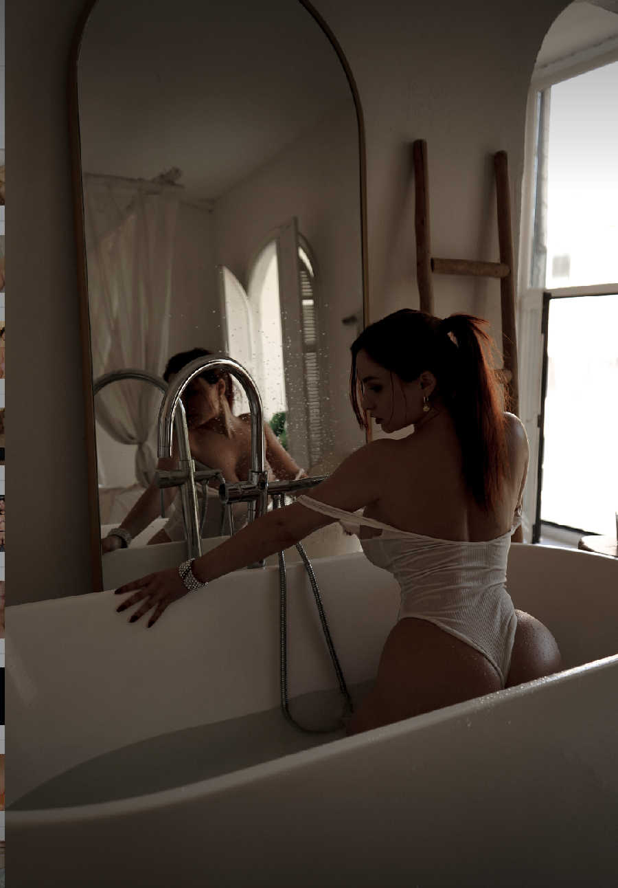 A playful frame from Miranda Faith nude — online in Tunliao