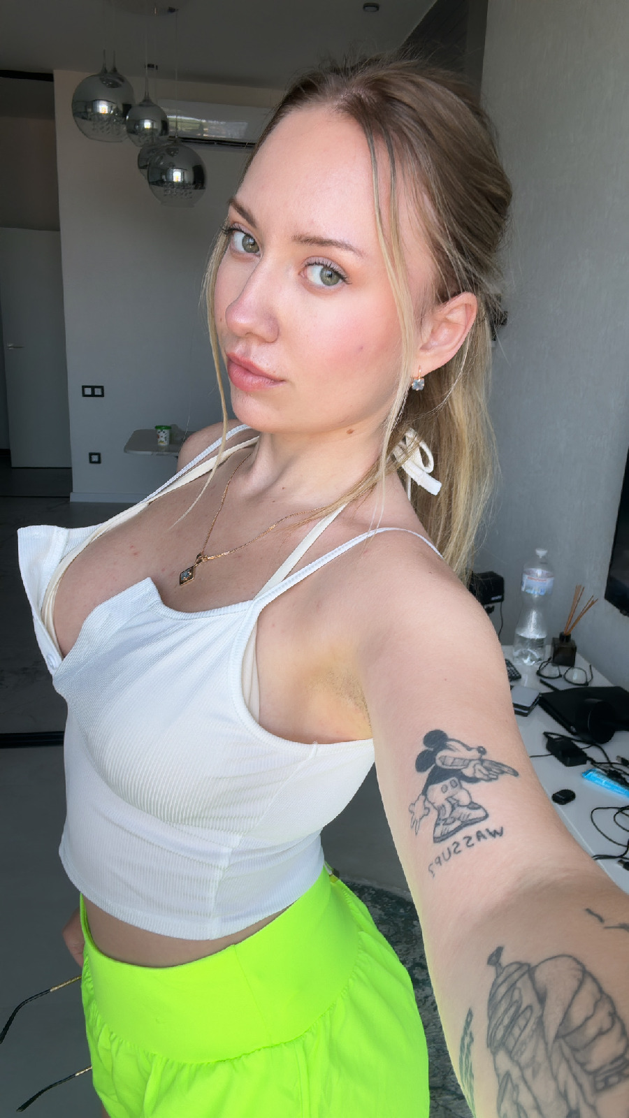 KateV in her underwear in Tunliao