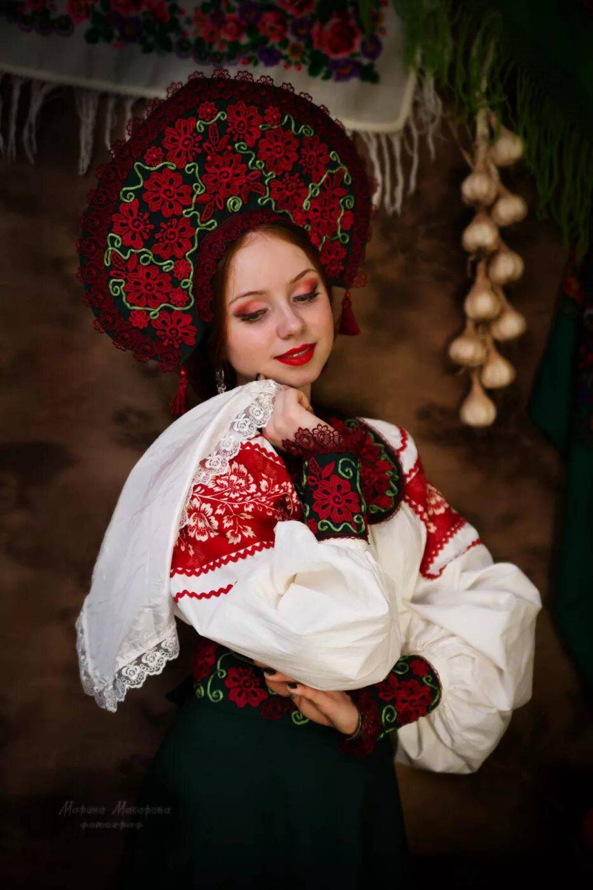 Women in Slavic costumes underwear in Tunliao