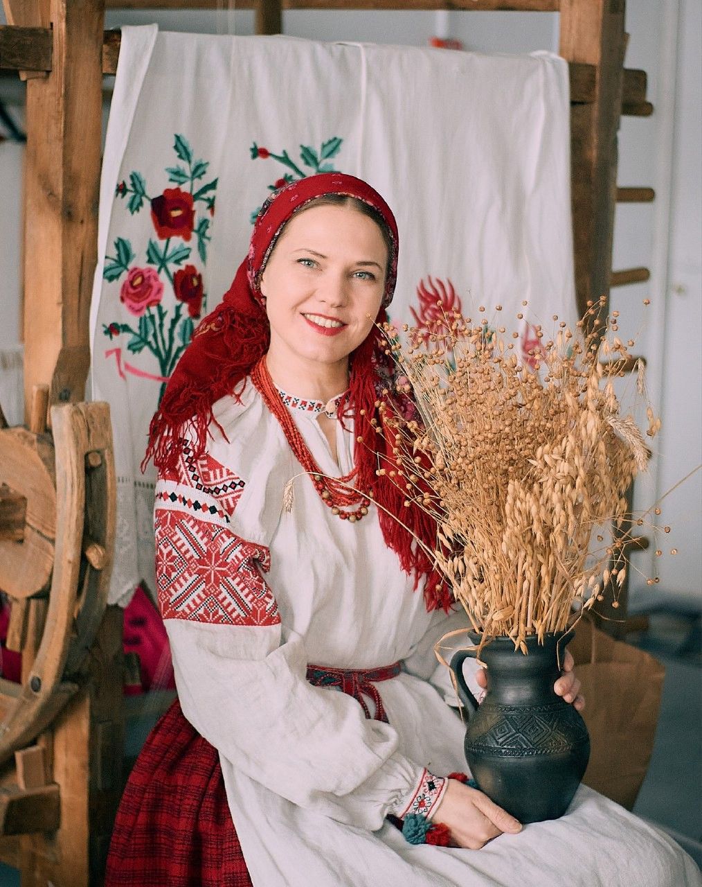 Women in Slavic costumes in Tunliao