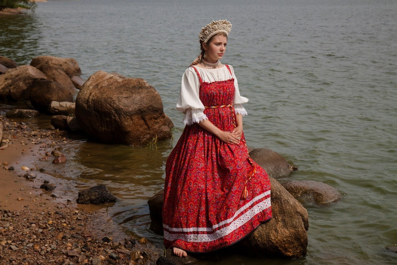 Women in Slavic costumes in Tunliao