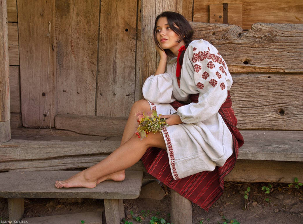 Women in Slavic costumes in Tunliao