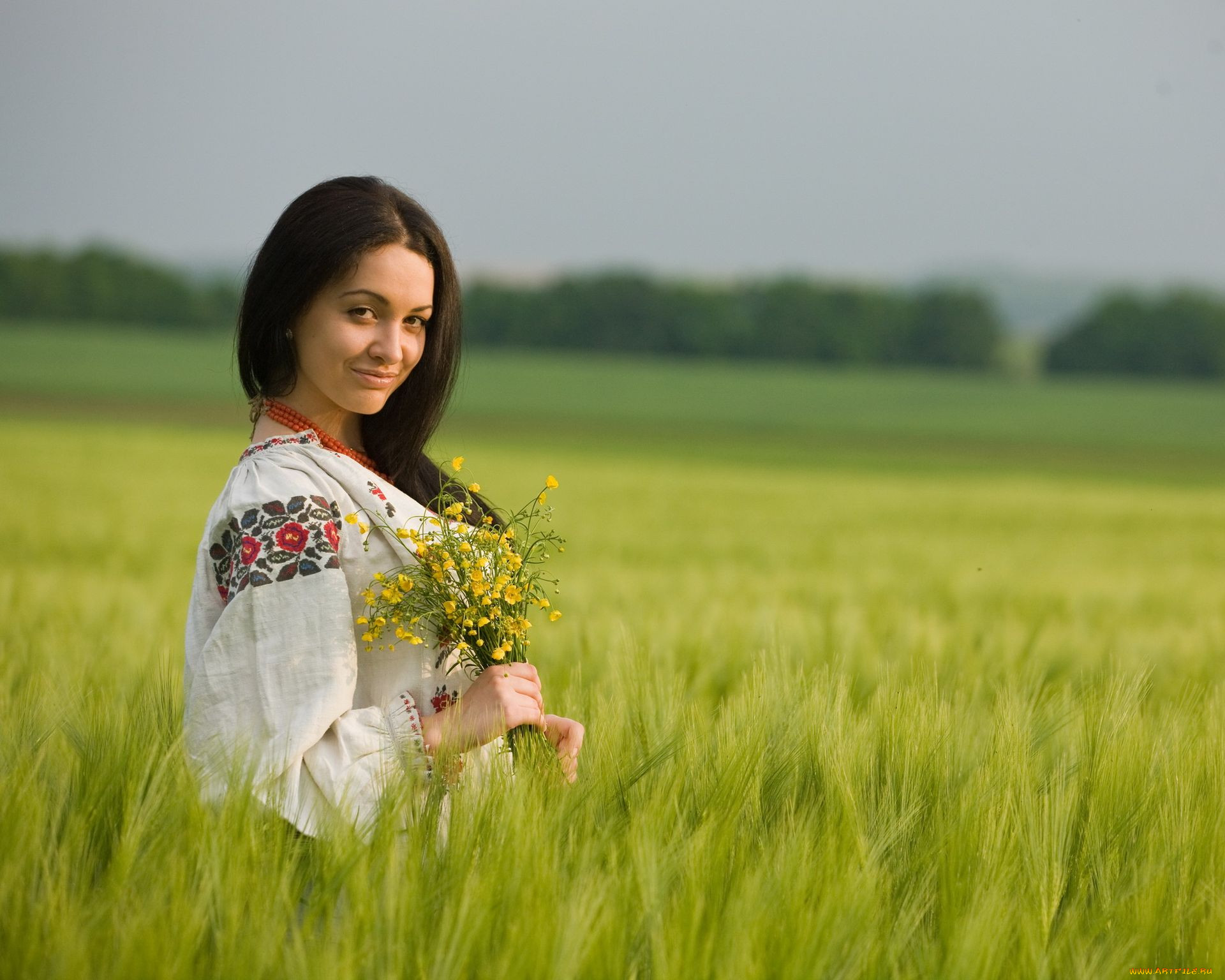 Women in Slavic costumes in Tunliao