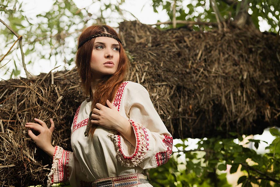 Women in Slavic costumes in Tunliao